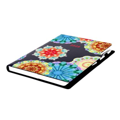Diář DESIGN týdenní A4 2025 - černá - kaleidoskop - Image 2